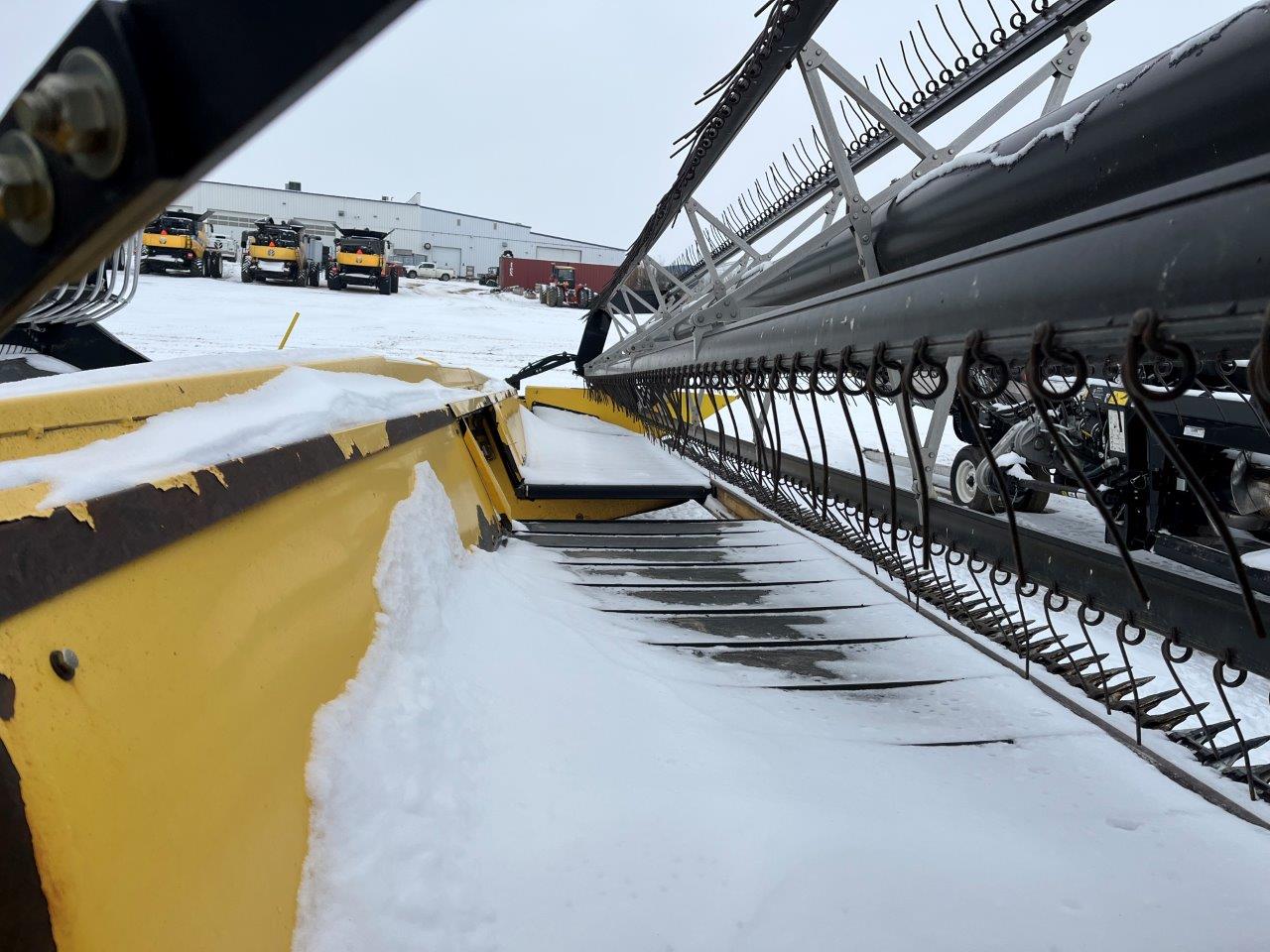 2006 New Holland HB30 Windrower Draper Header