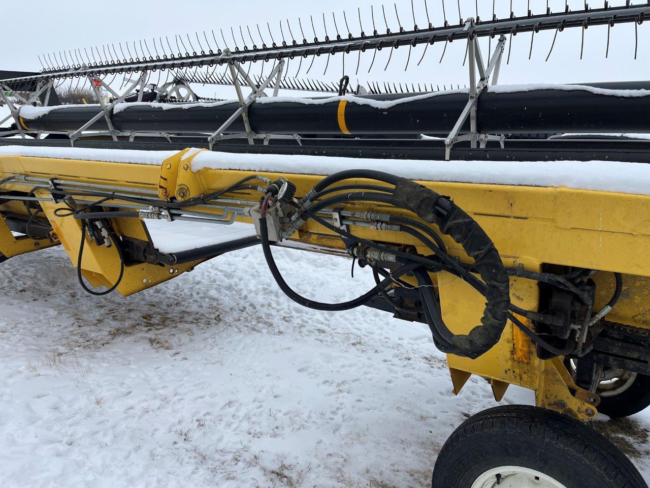 2006 New Holland HB30 Windrower Draper Header