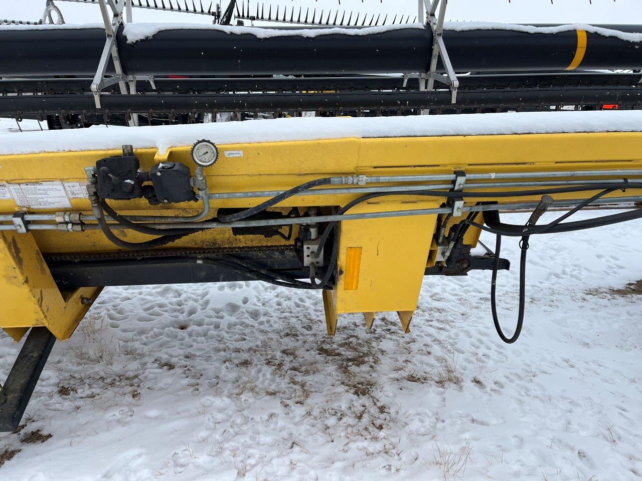 2006 New Holland HB30 Windrower Draper Header