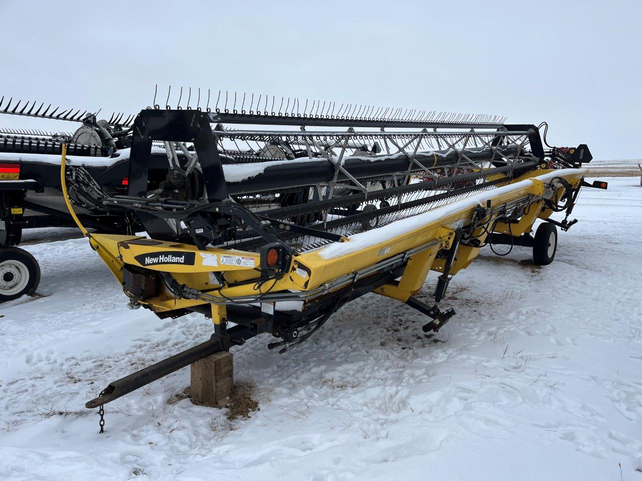 2006 New Holland HB30 Windrower Draper Header