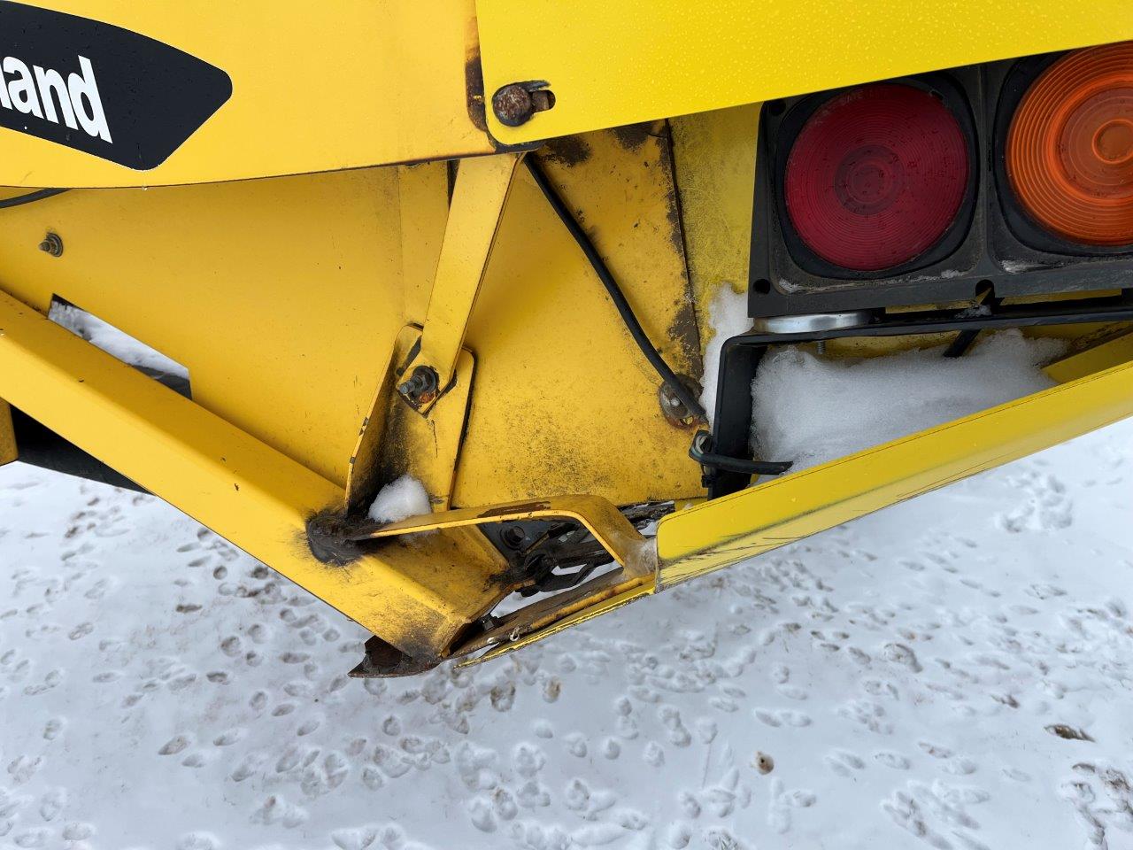 2006 New Holland HB30 Windrower Draper Header