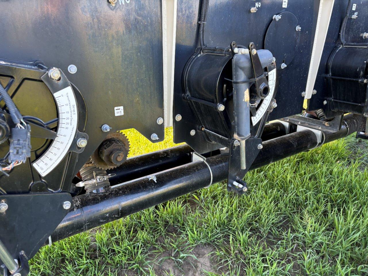 2011 Bourgault 3310PHD 65'12" w/ 2013 6700ST Air Drill