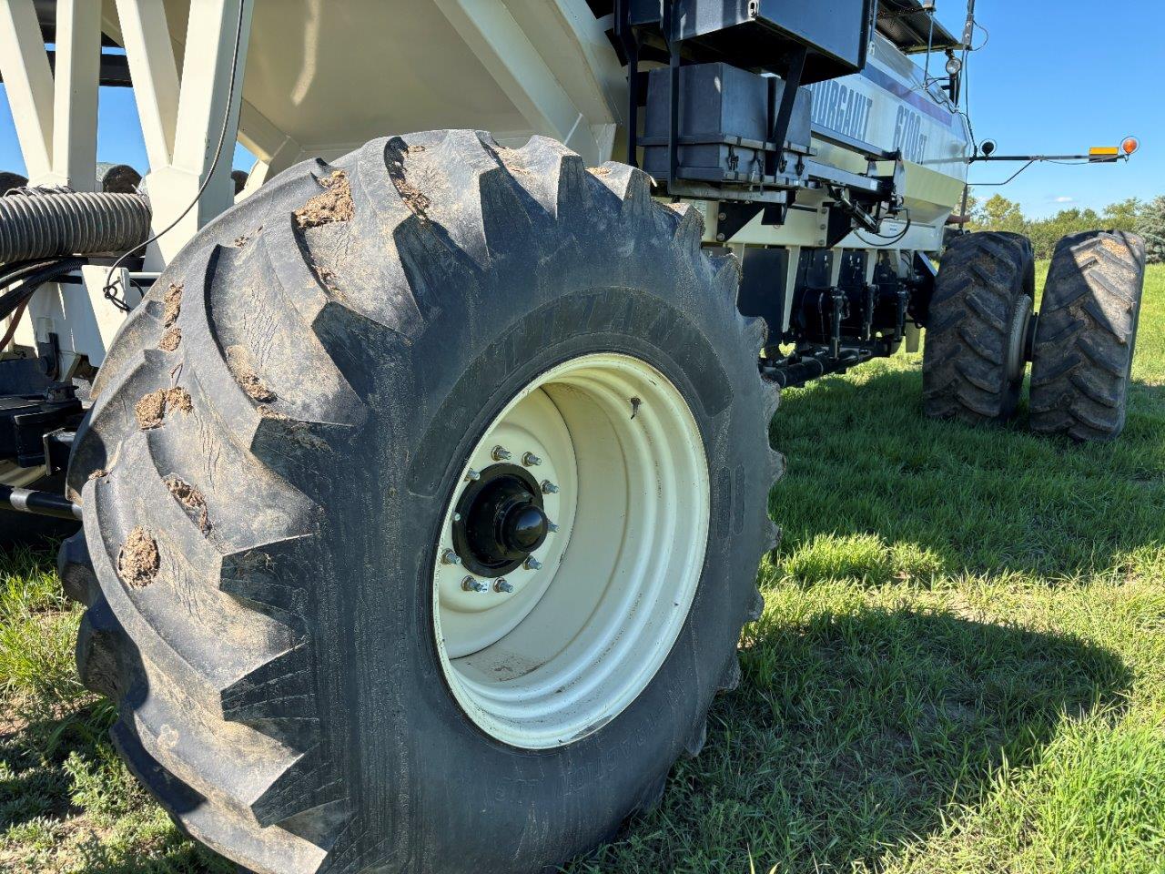 2011 Bourgault 3310PHD 65'12" w/ 2013 6700ST Air Drill