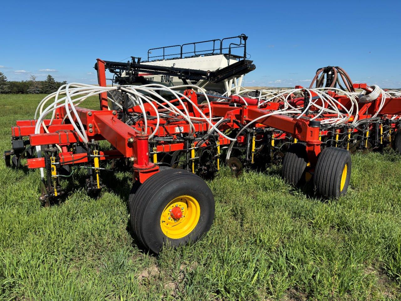 2011 Bourgault 3310PHD 65'12" w/ 2013 6700ST Air Drill