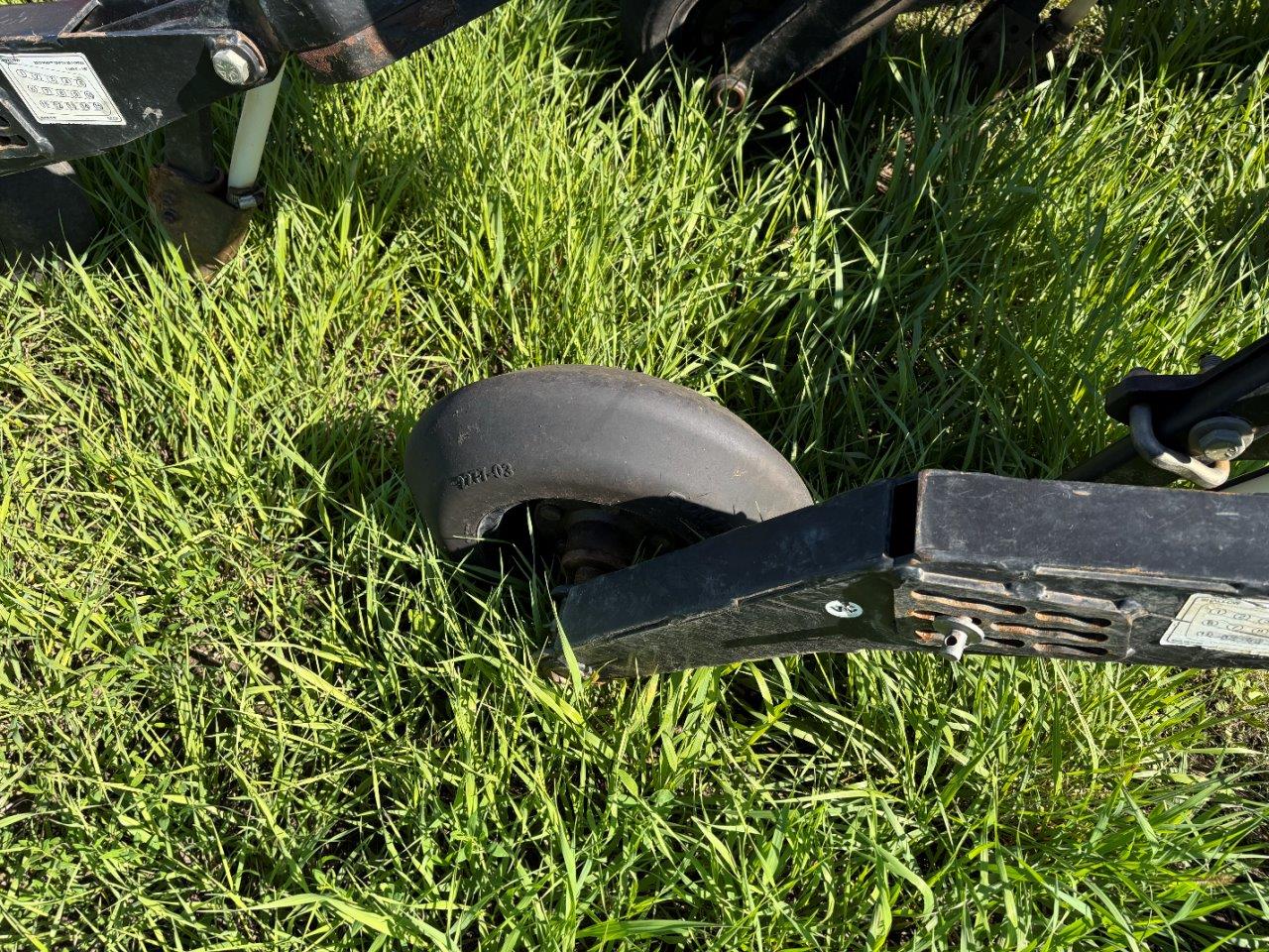 2011 Bourgault 3310PHD 65'12" w/ 2013 6700ST Air Drill