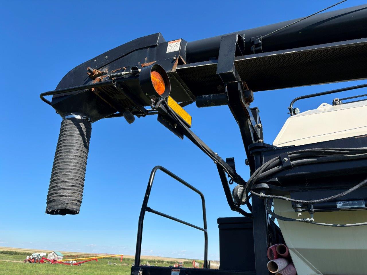 2011 Bourgault 3310PHD 65'12" w/ 2013 6700ST Air Drill