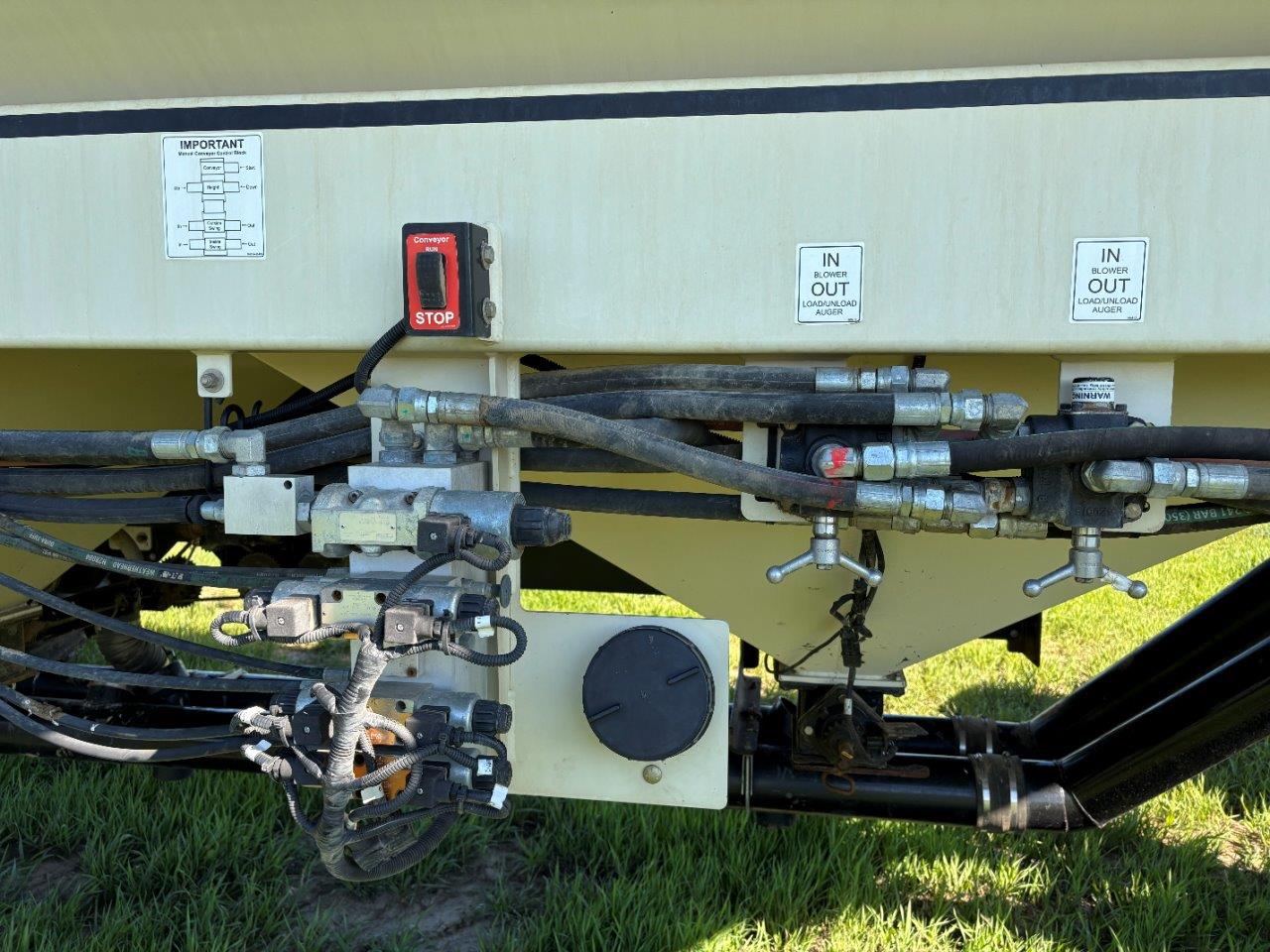 2011 Bourgault 3310PHD 65'12" w/ 2013 6700ST Air Drill