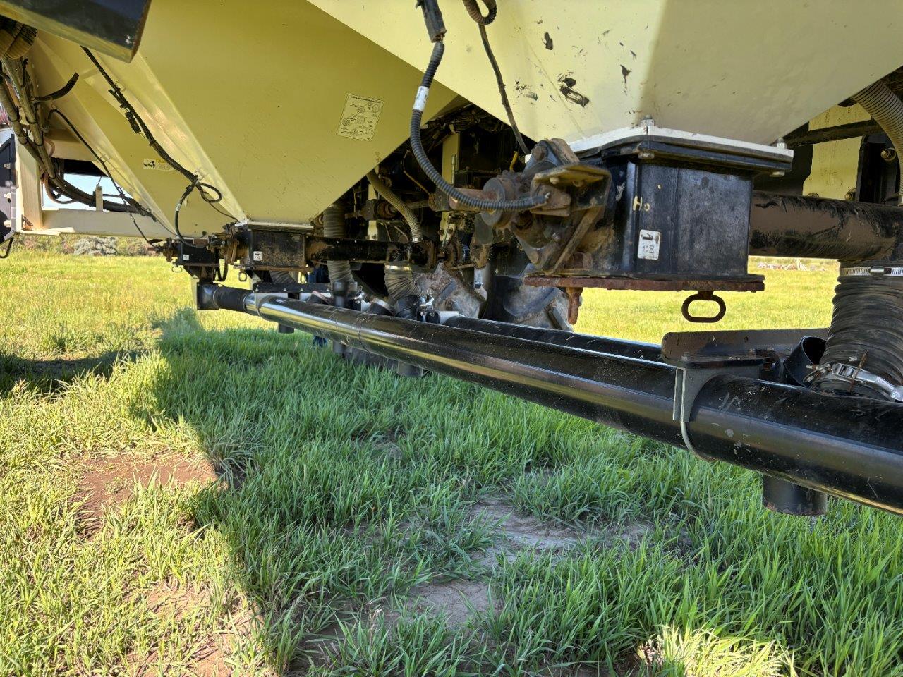 2011 Bourgault 3310PHD 65'12" w/ 2013 6700ST Air Drill