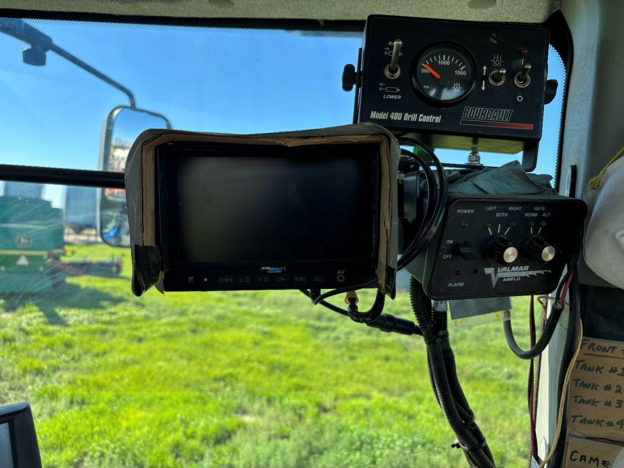 2011 Bourgault 3310PHD 65'12" w/ 2013 6700ST Air Drill