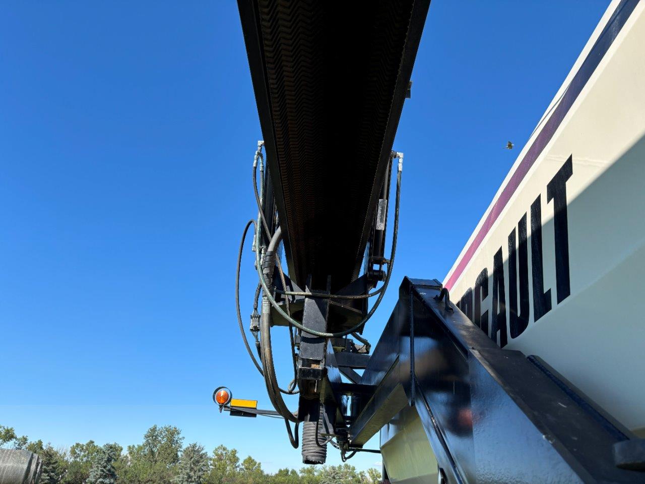 2011 Bourgault 3310PHD 65'12" w/ 2013 6700ST Air Drill