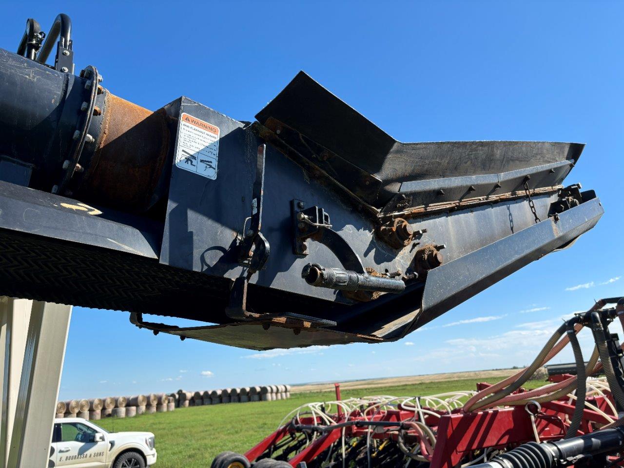 2011 Bourgault 3310PHD 65'12" w/ 2013 6700ST Air Drill