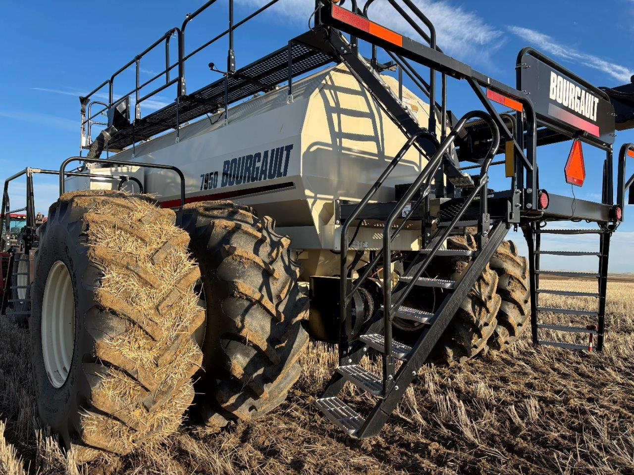 2018 Bourgault 3320XTC 76'12" w/ 7950 Air Drill