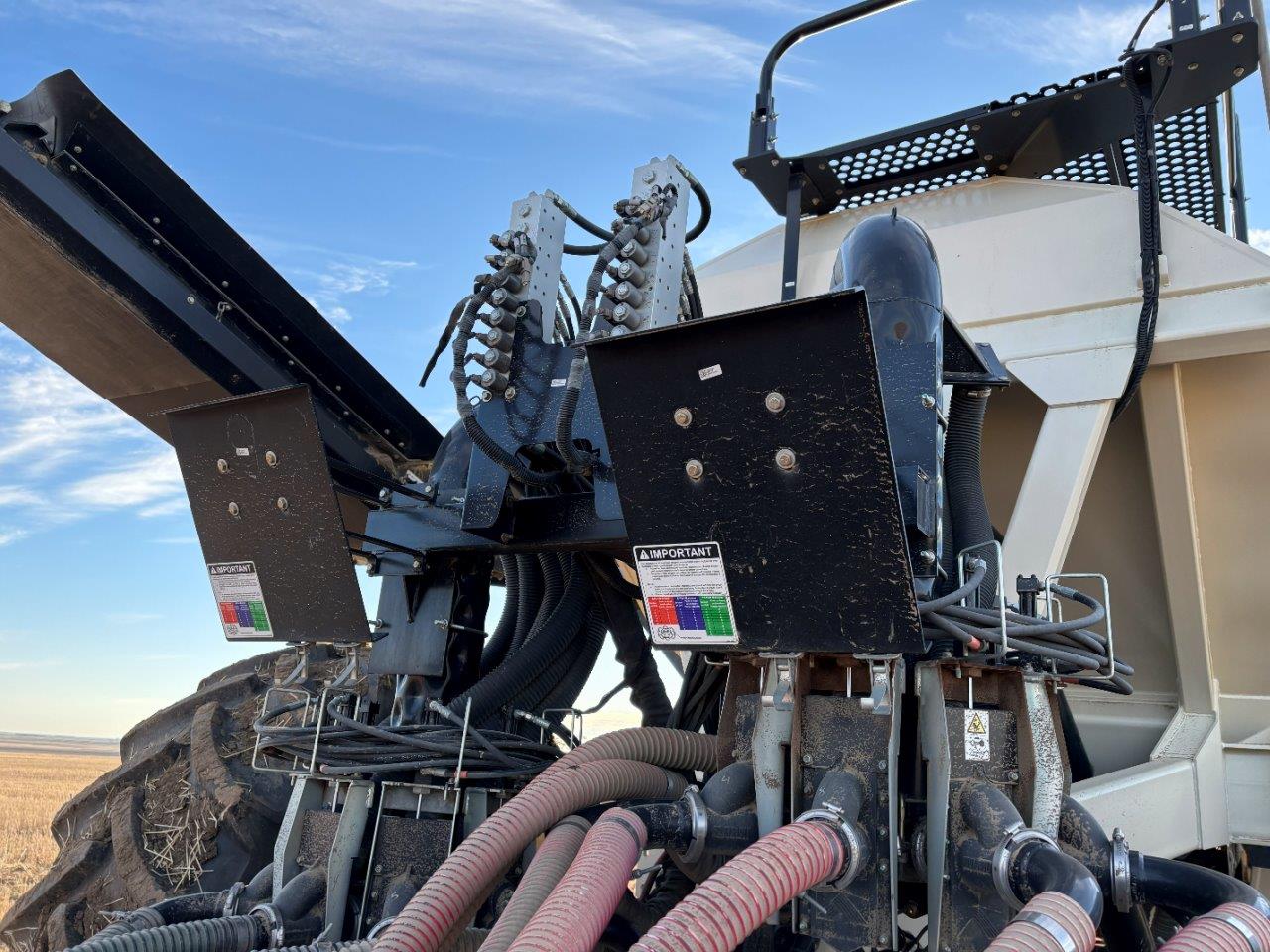 2018 Bourgault 3320XTC 76'12" w/ 7950 Air Drill