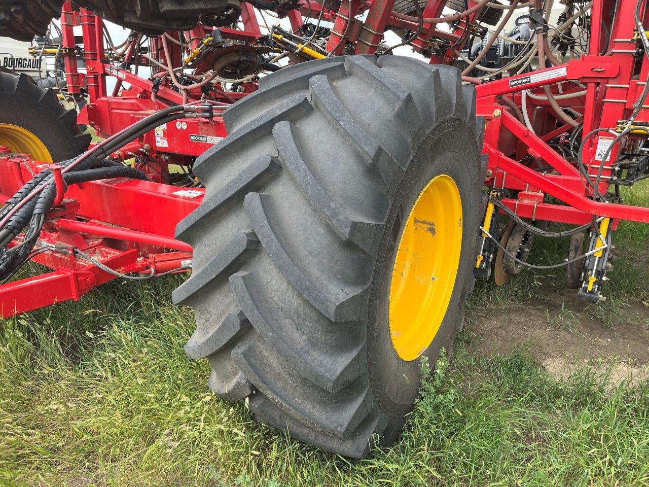 2025 Bourgault 3335QDA PLX MRB ID 76'10" w/ 9950 Air Drill