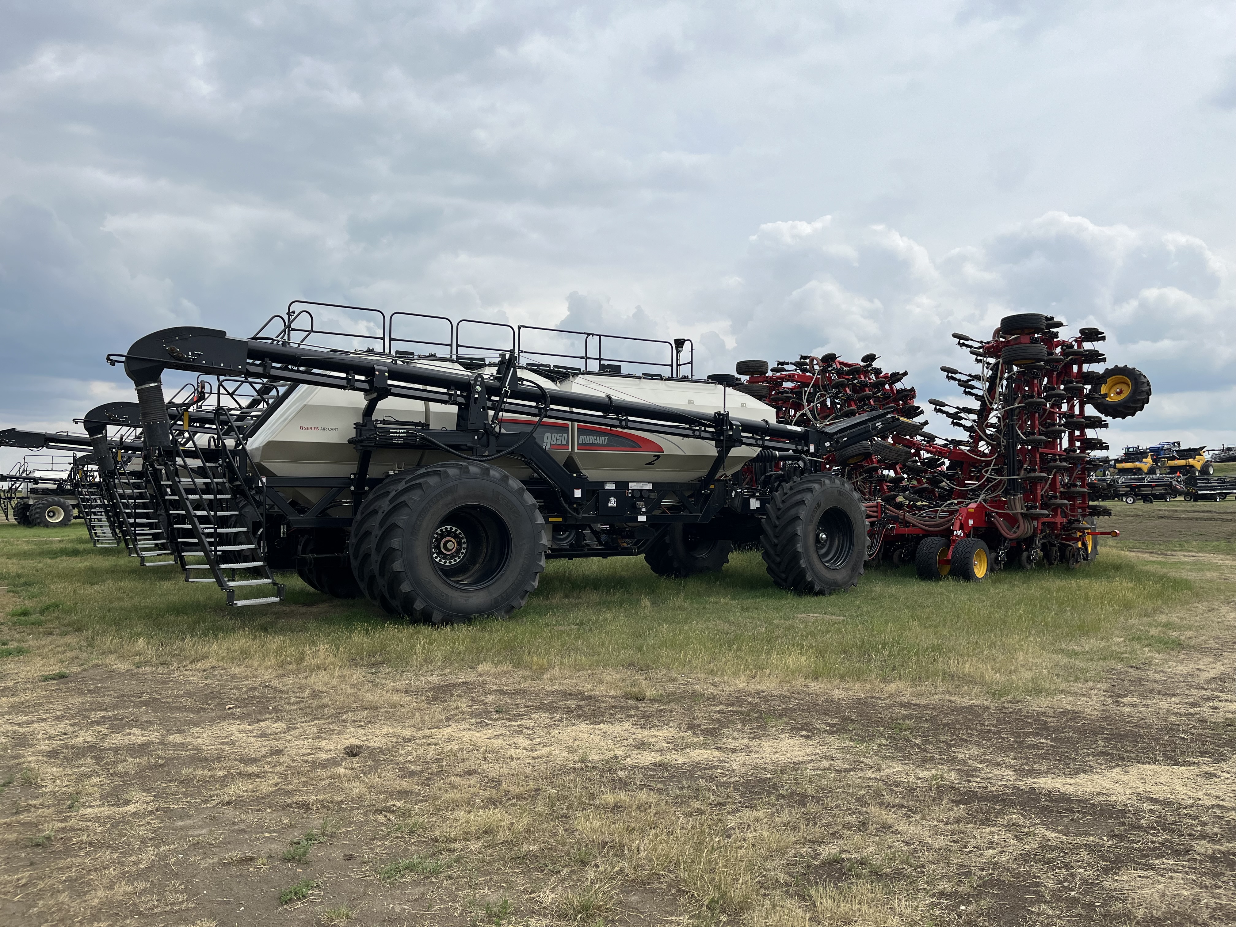 2025 Bourgault 3335QDA PLX MRB ID 76'10" w/ 9950 Air Drill