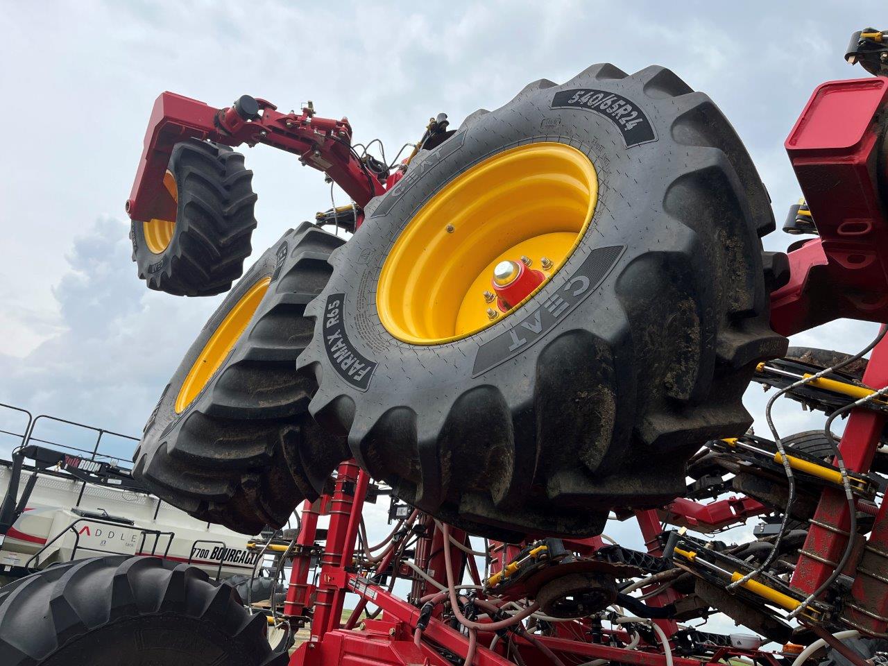 2025 Bourgault 3335QDA PLX MRB ID 76'10" w/ 9950 Air Drill