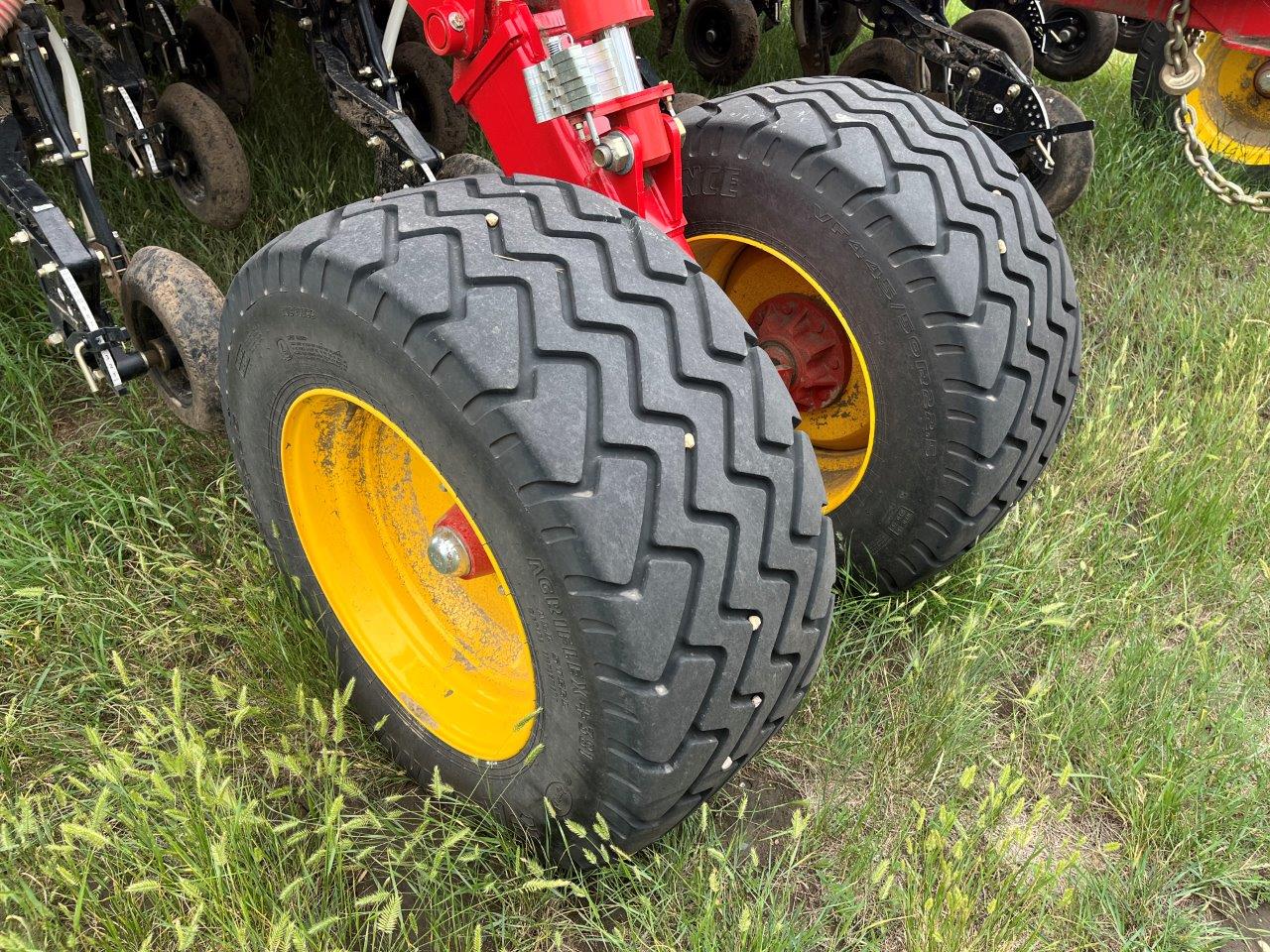 2025 Bourgault 3335QDA PLX MRB ID 76'10" w/ 9950 Air Drill