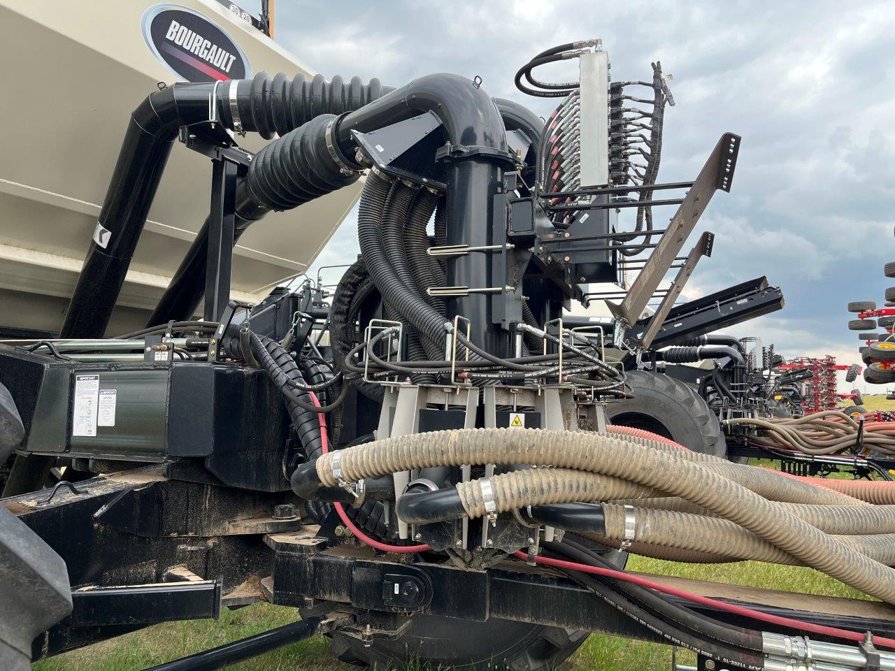 2025 Bourgault 3335QDA PLX MRB ID 76'10" w/ 9950 Air Drill