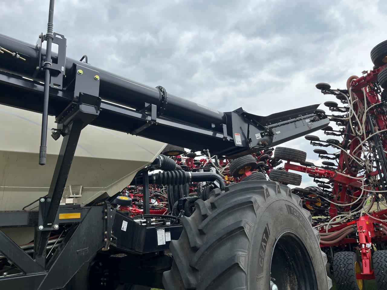2025 Bourgault 3335QDA PLX MRB ID 76'10" w/ 9950 Air Drill