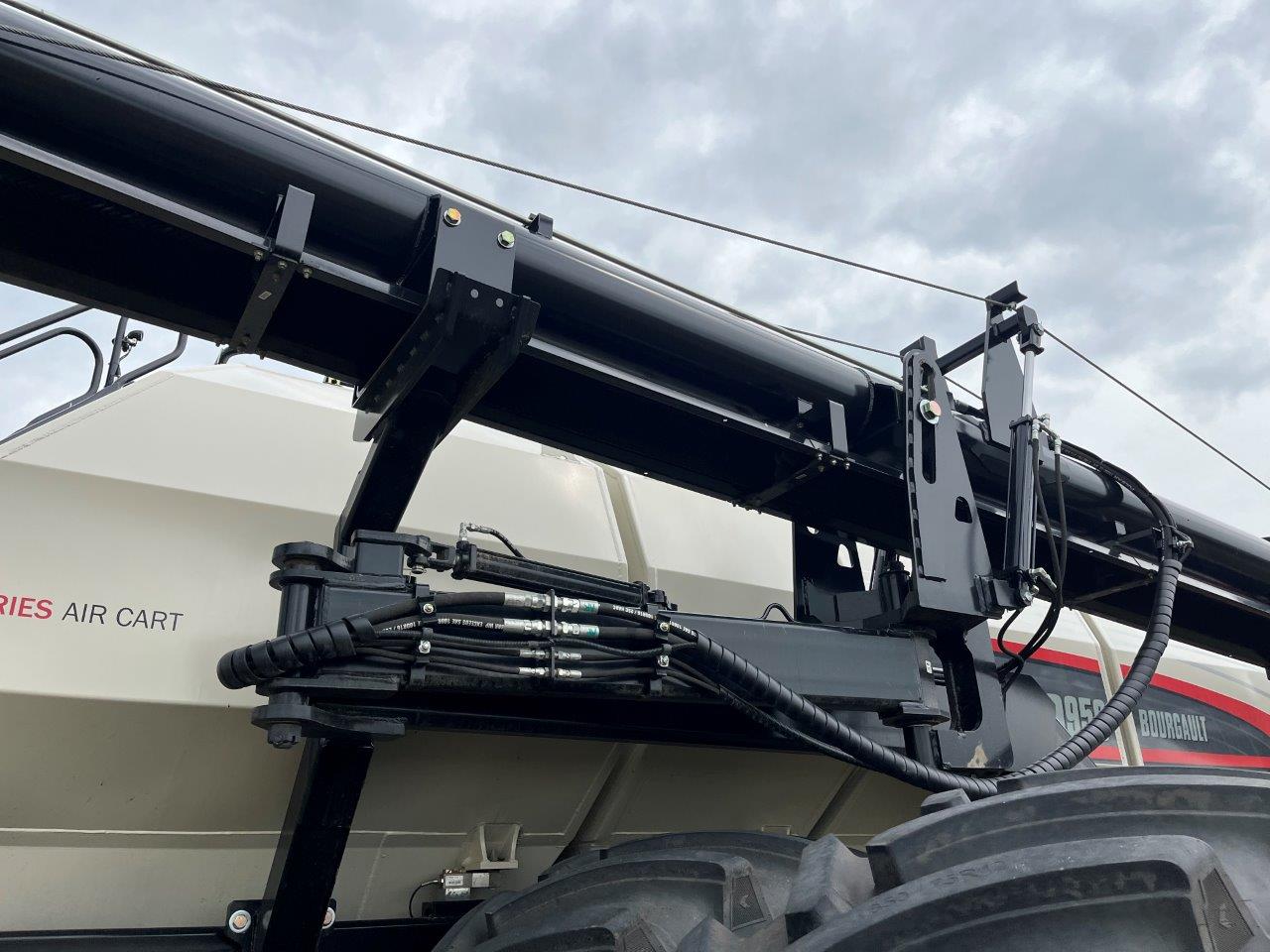 2025 Bourgault 3335QDA PLX MRB ID 76'10" w/ 9950 Air Drill