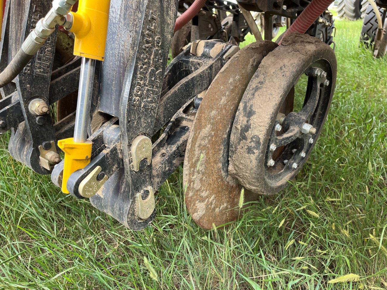 2025 Bourgault 3335QDA PLX MRB ID 76'10" w/ 9950 Air Drill