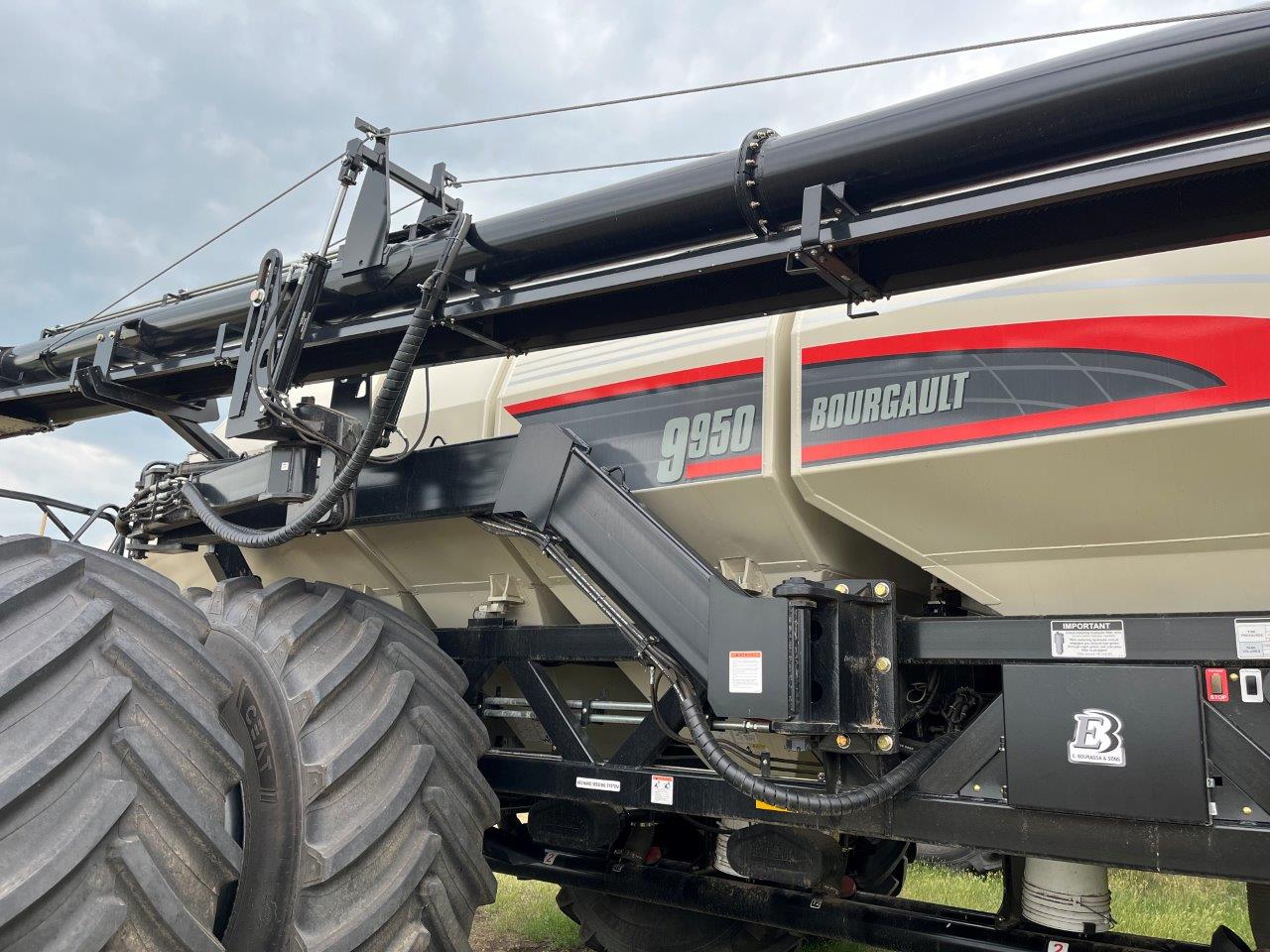 2025 Bourgault 3335QDA PLX MRB ID 76'10" w/ 9950 Air Drill