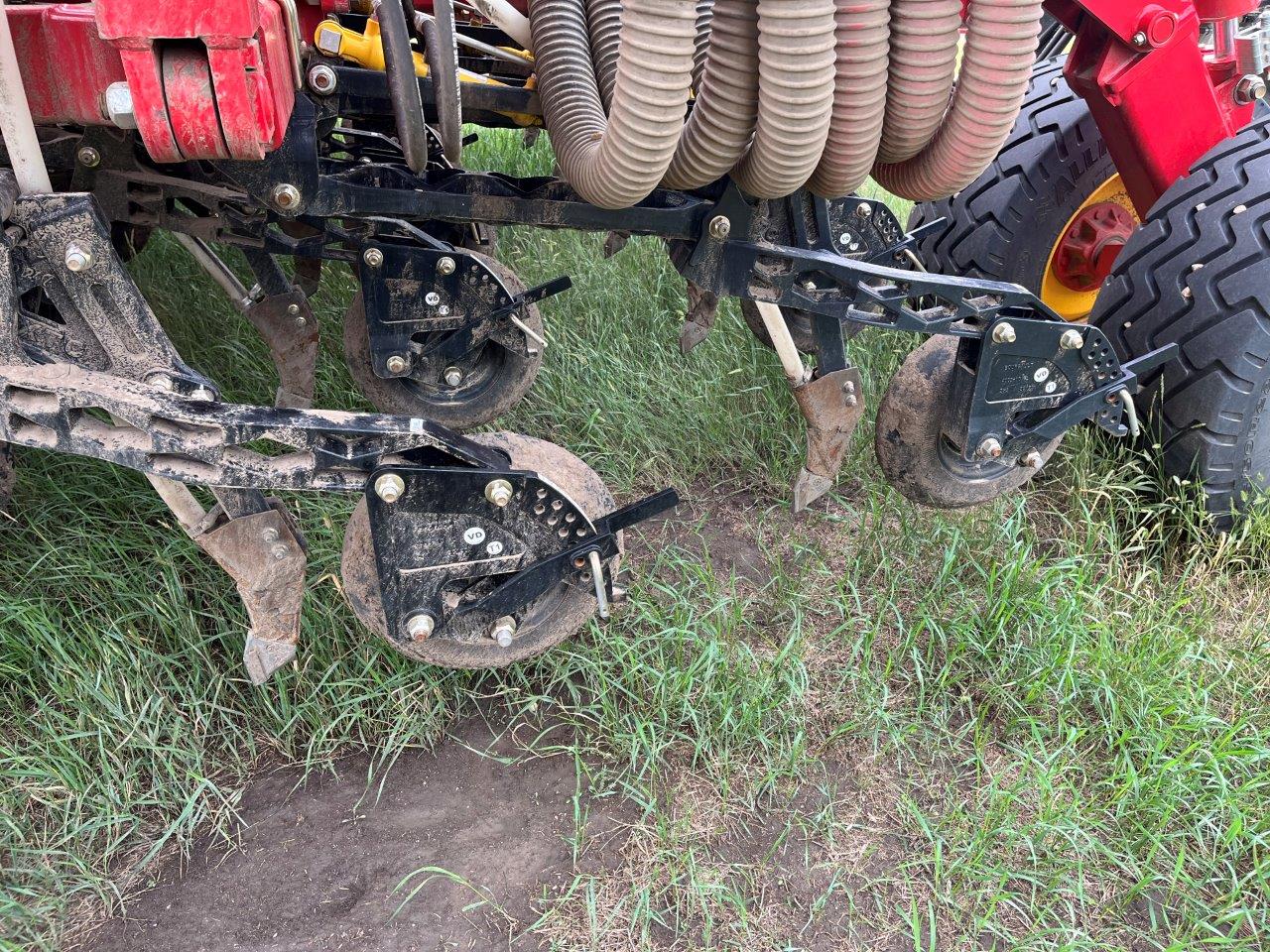 2025 Bourgault 3335QDA PLX MRB ID 76'10" w/ 9950 Air Drill