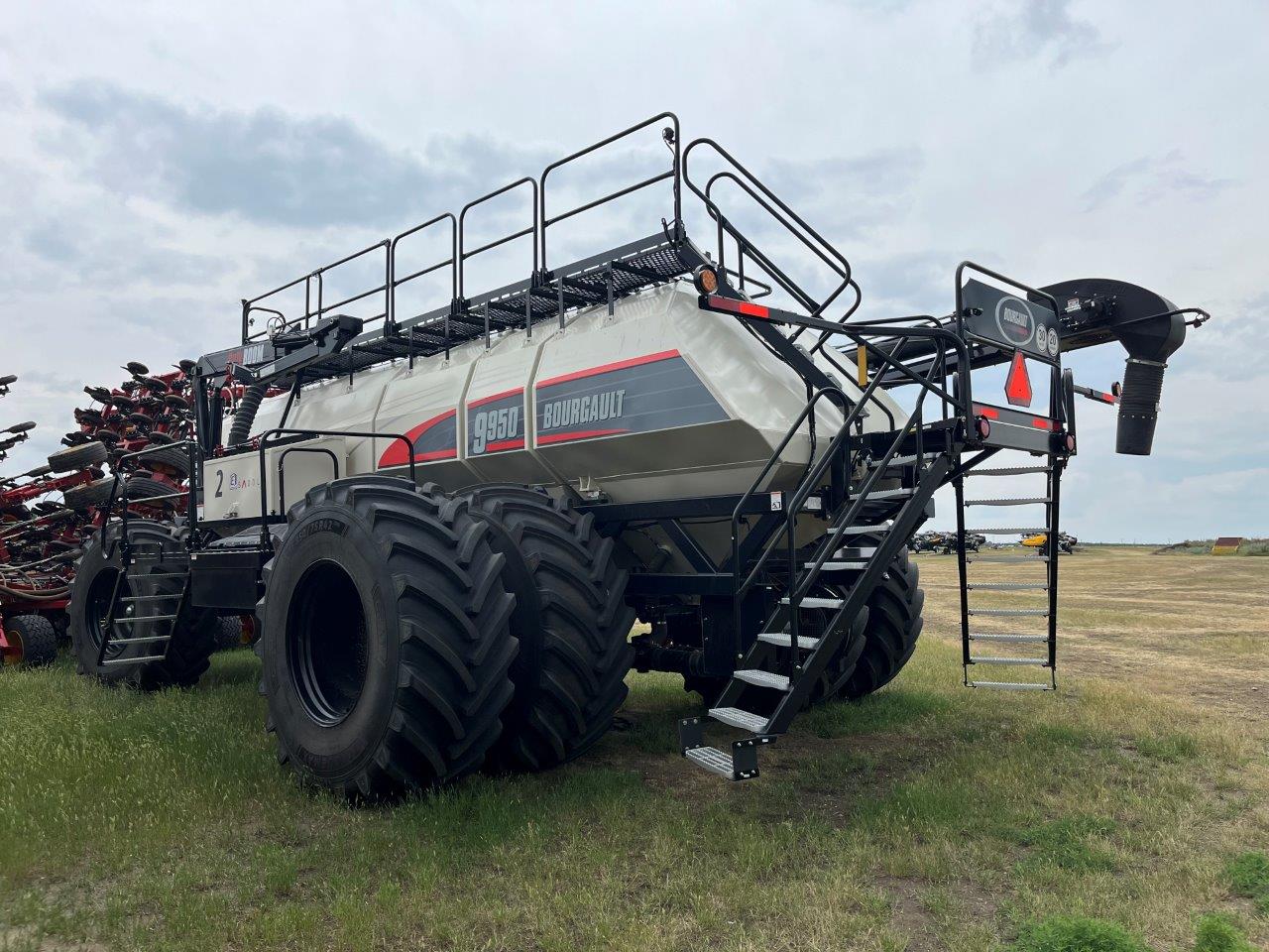 2025 Bourgault 3335QDA PLX MRB ID 76'10" w/ 9950 Air Drill