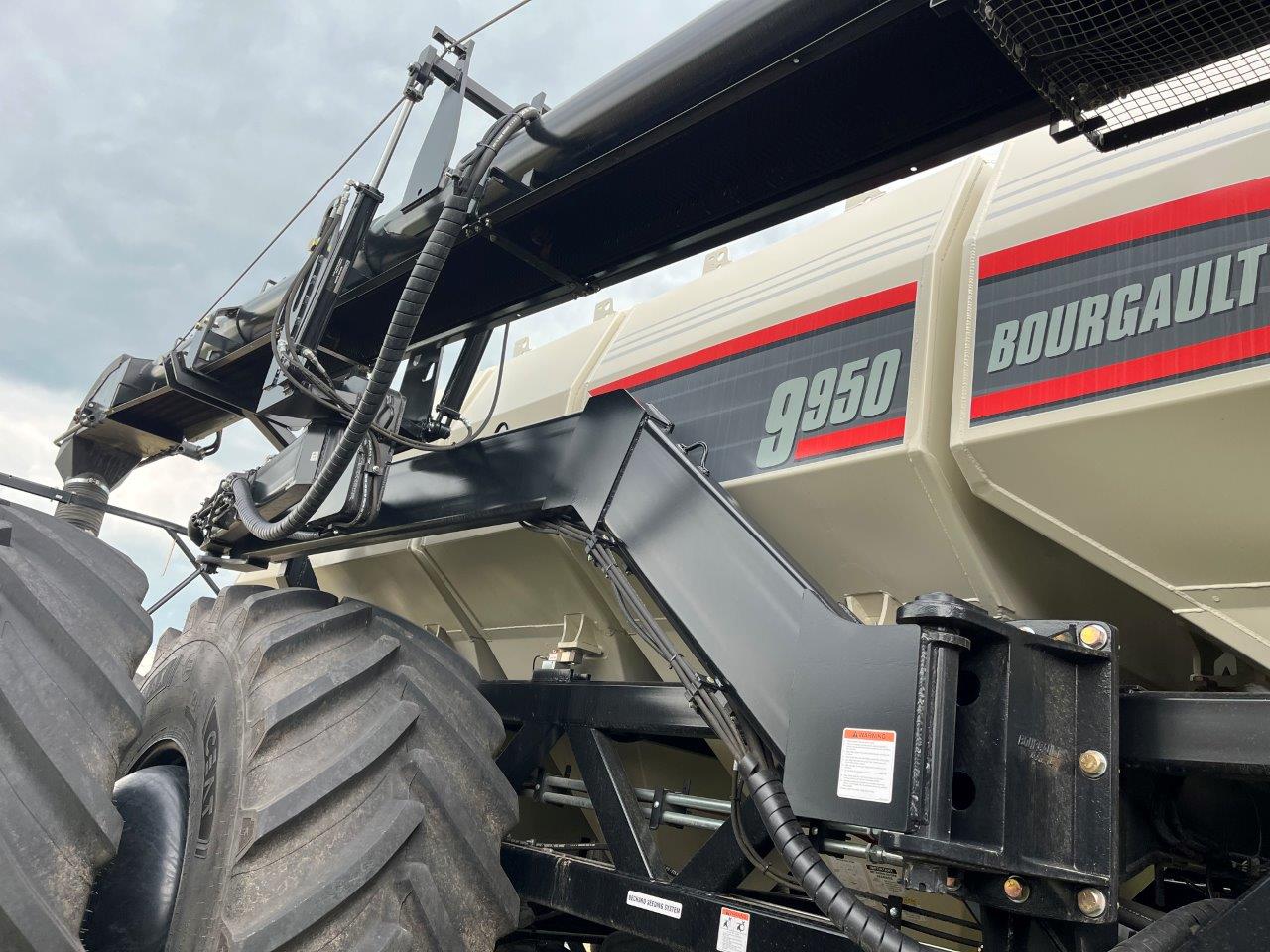 2025 Bourgault 3335QDA PLX MRB ID 76'10" w/ 9950 Air Drill