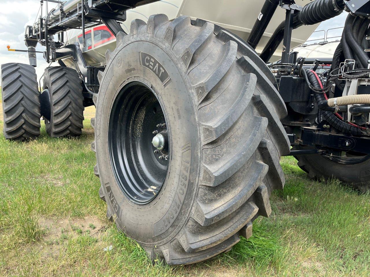 2025 Bourgault 3335QDA PLX MRB ID 76'10" w/ 9950 Air Drill