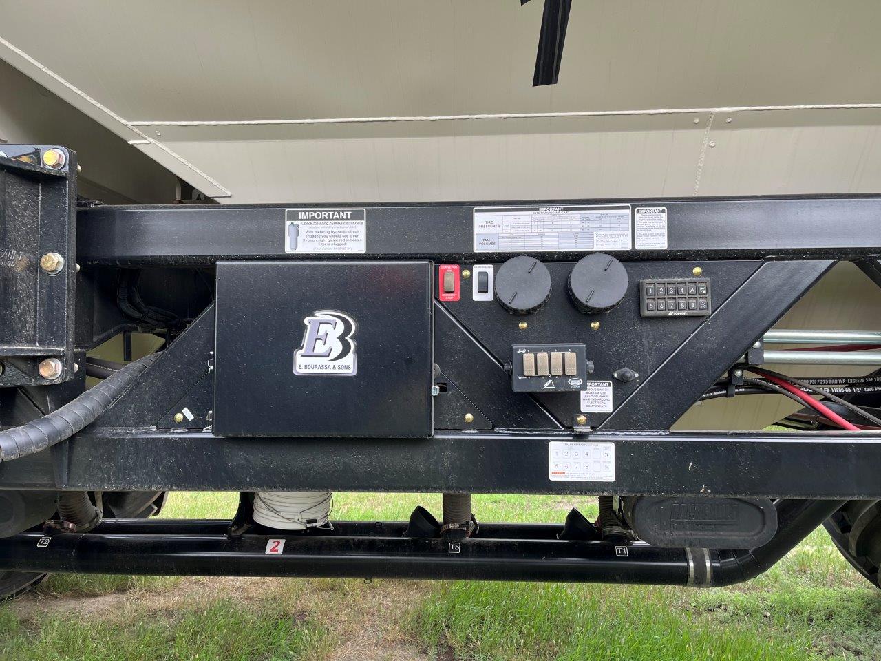 2025 Bourgault 3335QDA PLX MRB ID 76'10" w/ 9950 Air Drill