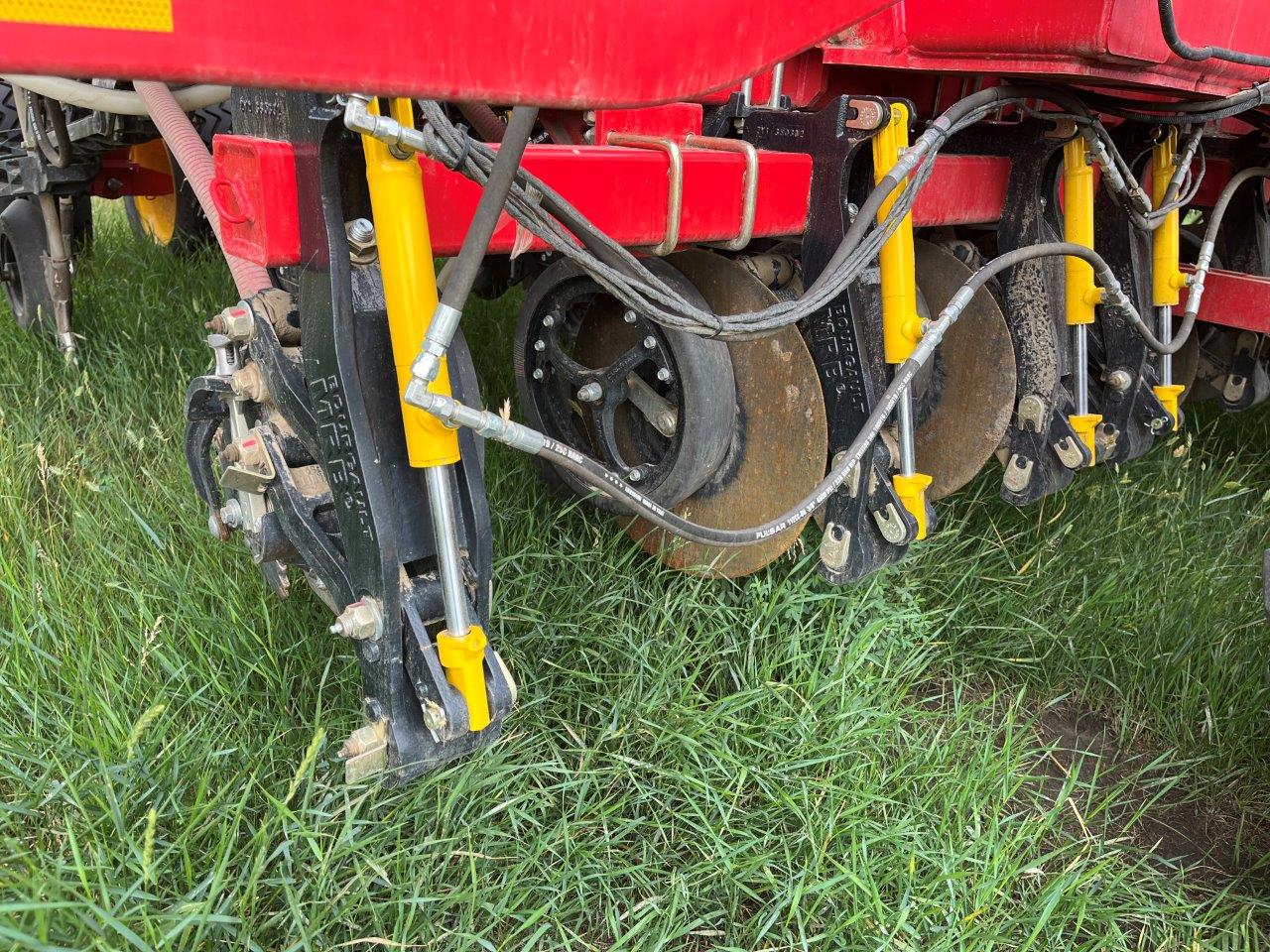 2025 Bourgault 3335QDA PLX MRB ID 76'10" w/ 9950 Air Drill