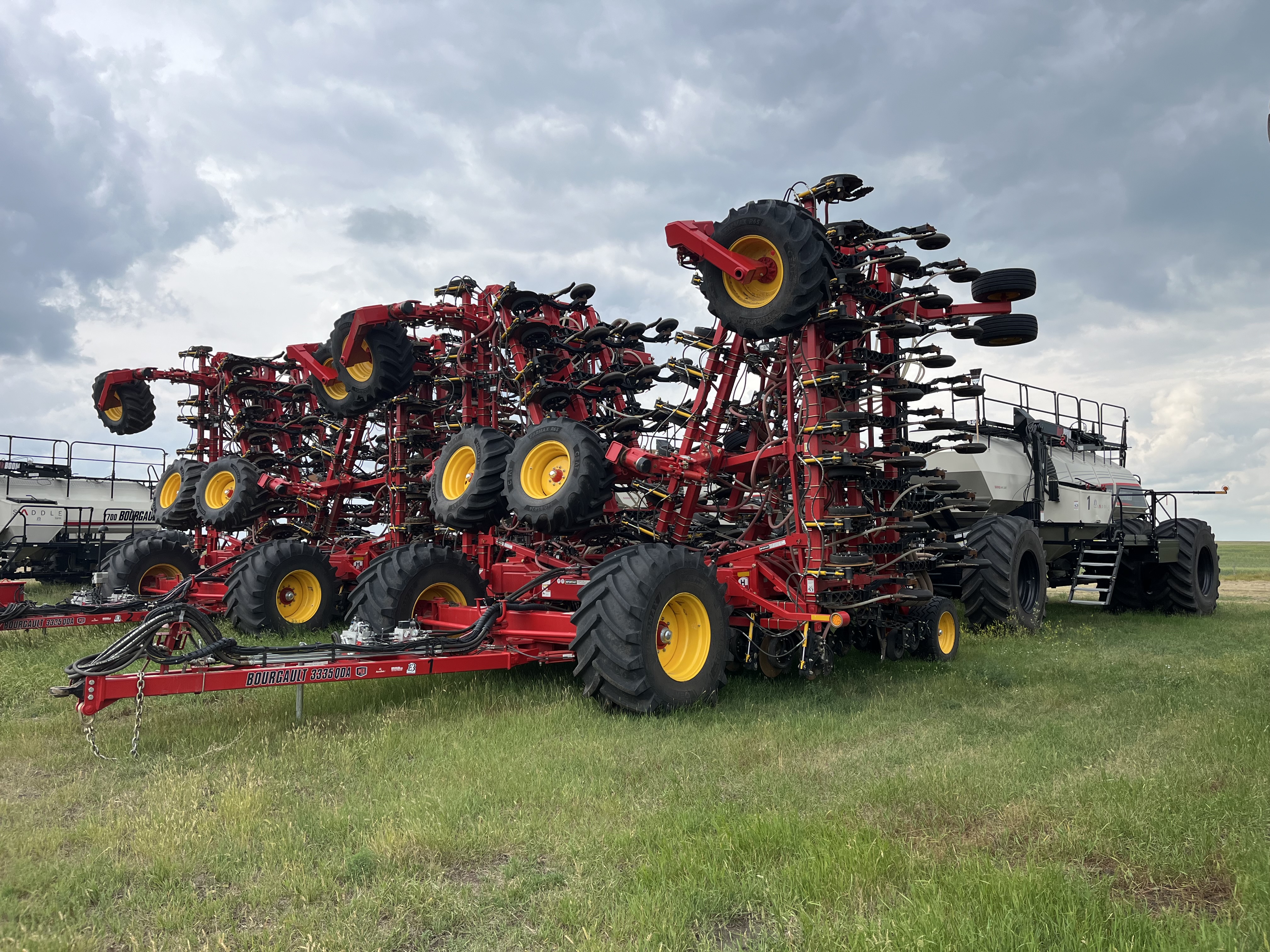 2025 Bourgault 3335QDA PLX MRB ID 76'10" w/ 9950 Air Drill