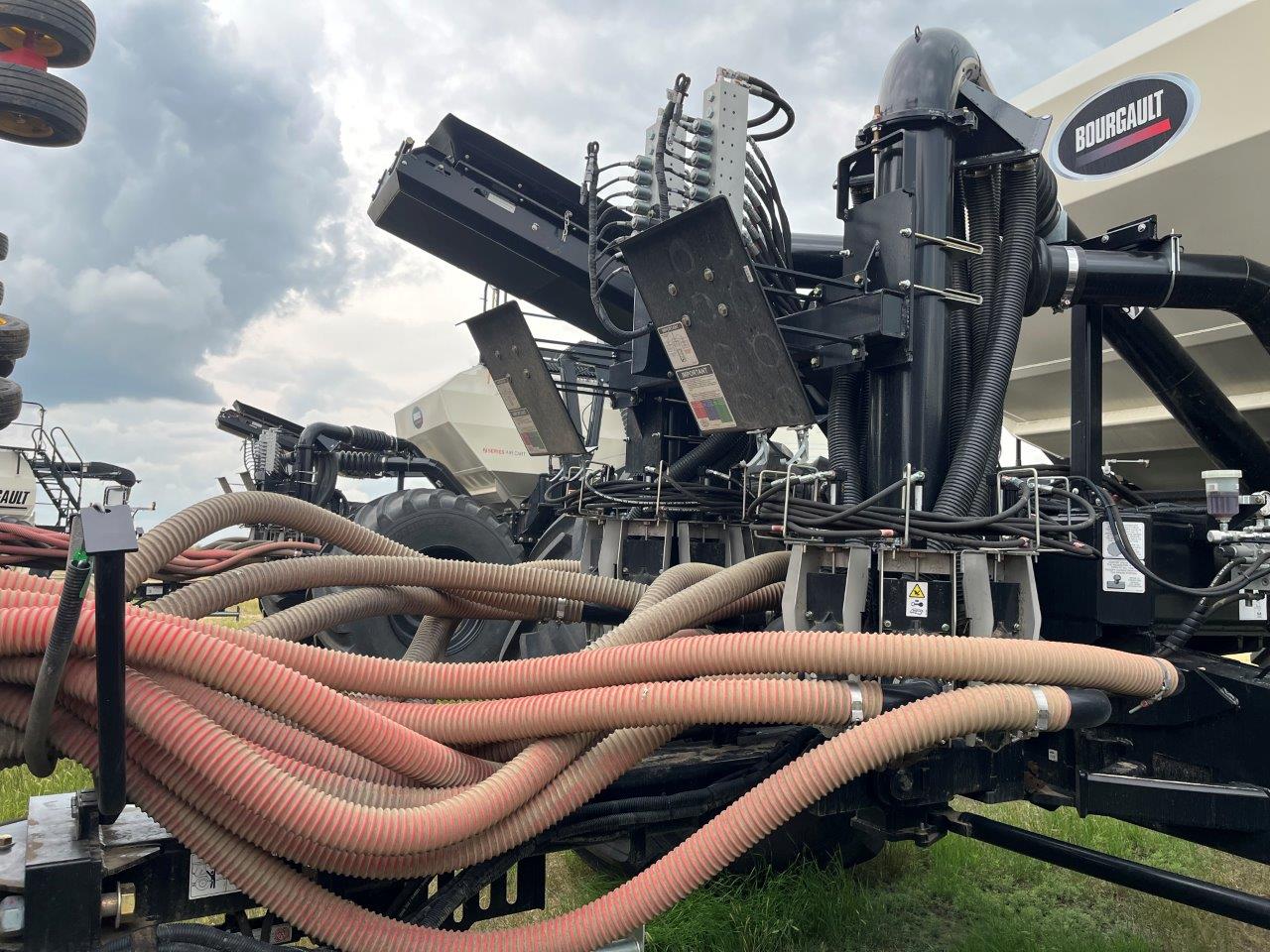 2025 Bourgault 3335QDA PLX MRB ID 76'10" w/ 9950 Air Drill