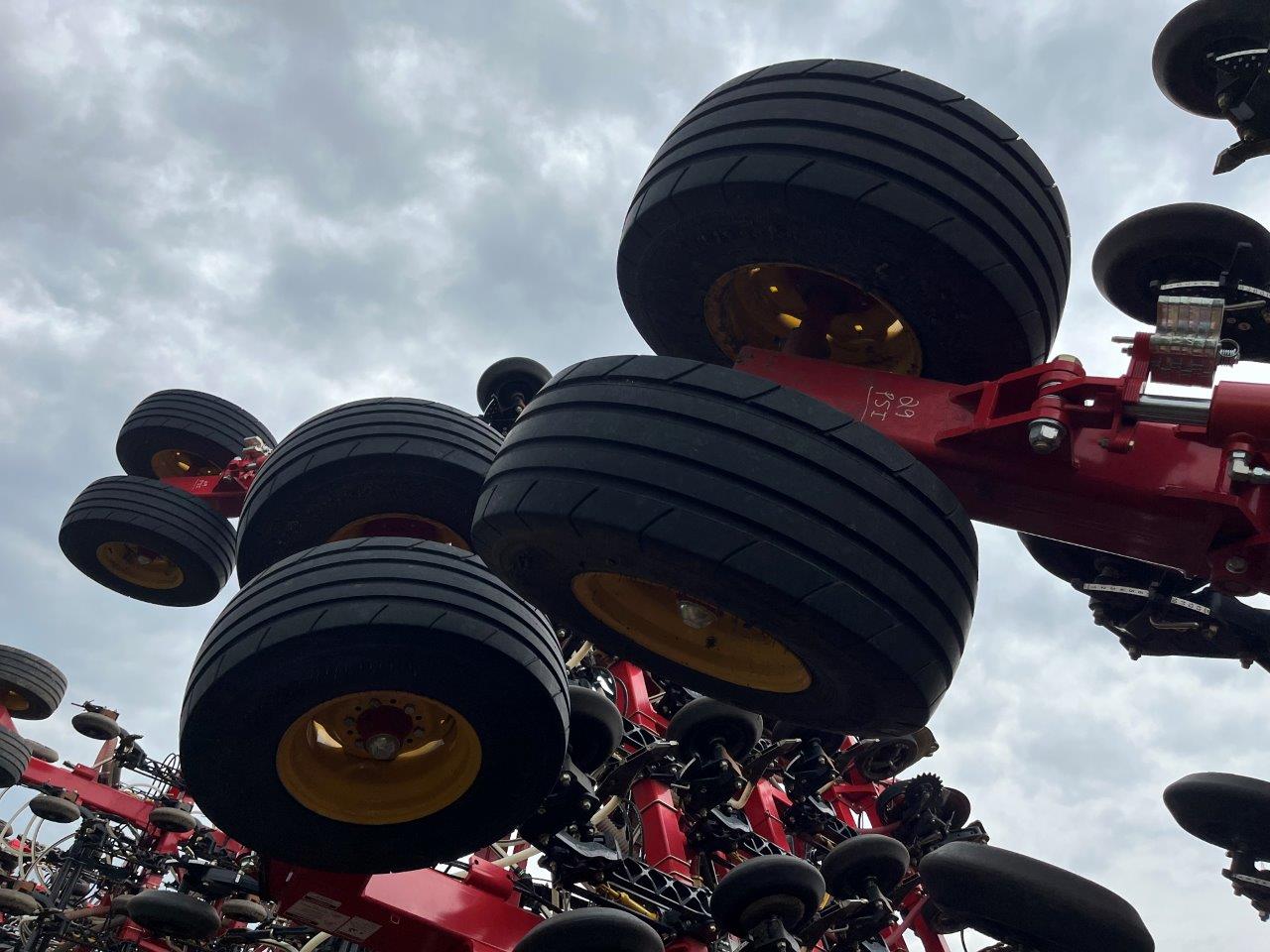 2025 Bourgault 3335QDA PLX MRB ID 76'10" w/ 9950 Air Drill