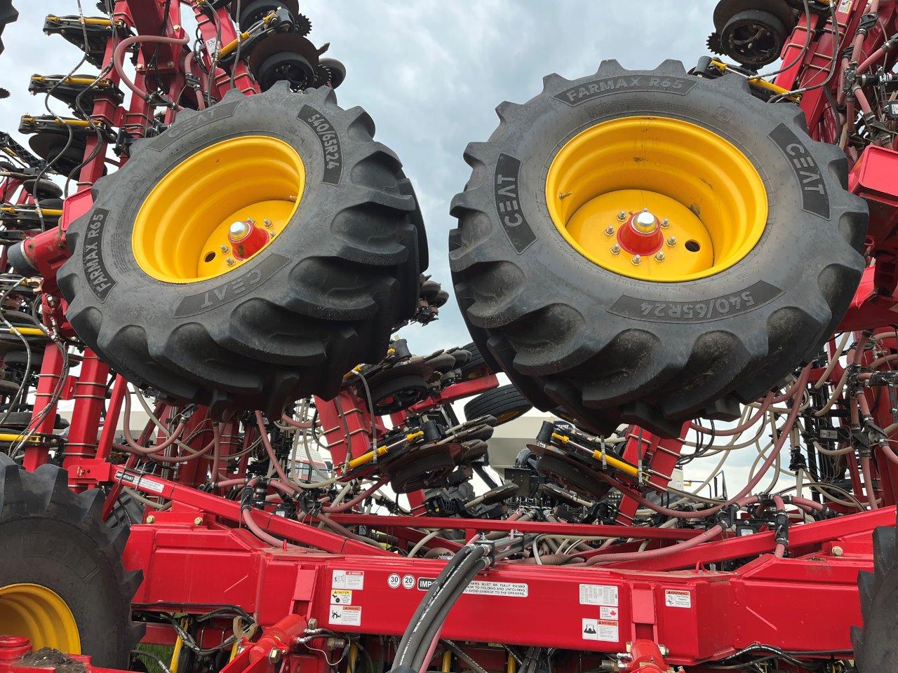 2025 Bourgault 3335QDA PLX MRB ID 76'10" w/ 9950 Air Drill