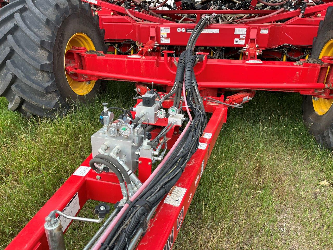 2025 Bourgault 3335QDA PLX MRB ID 76'10" w/ 9950 Air Drill