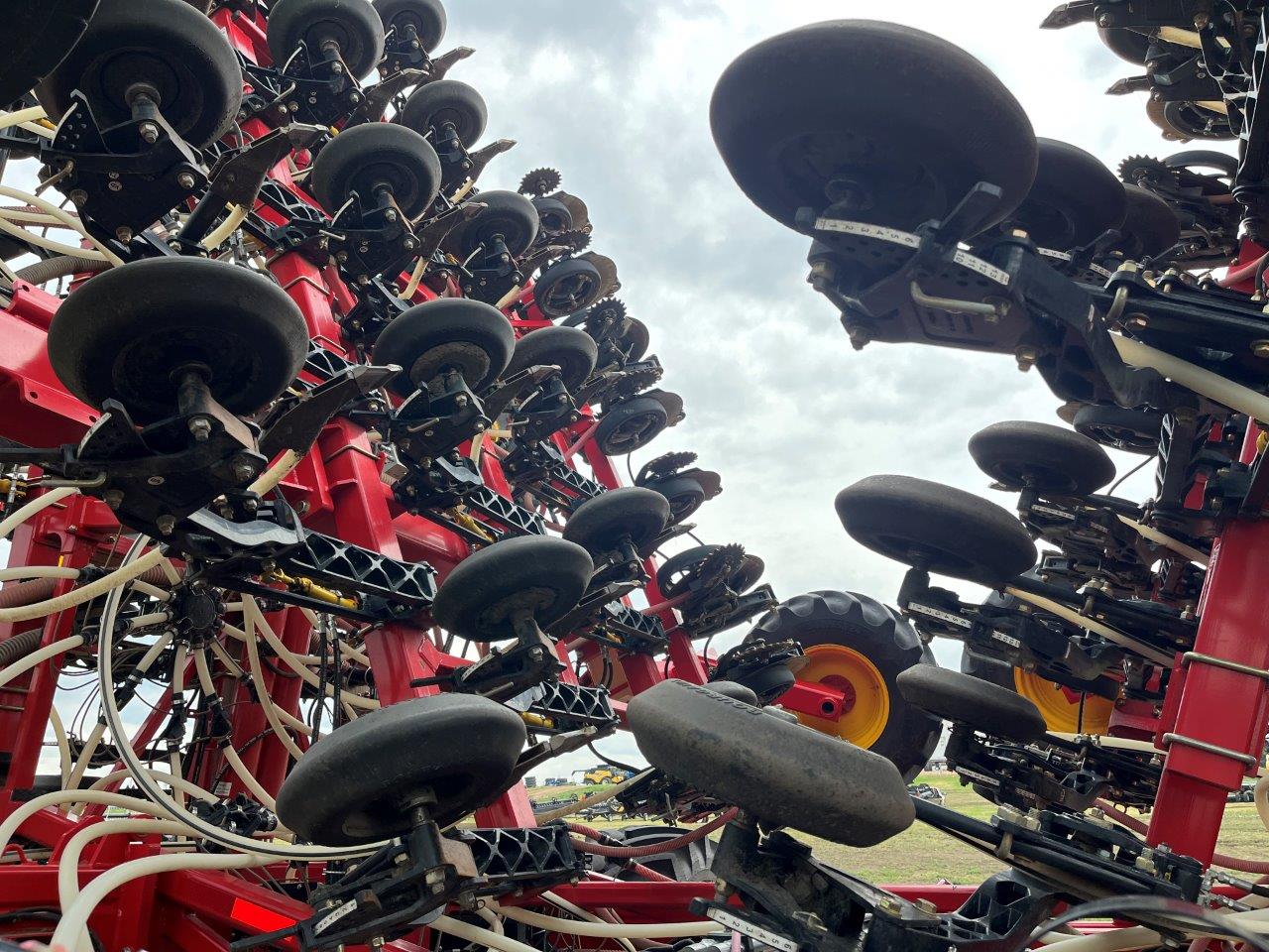 2025 Bourgault 3335QDA PLX MRB ID 76'10" w/ 9950 Air Drill