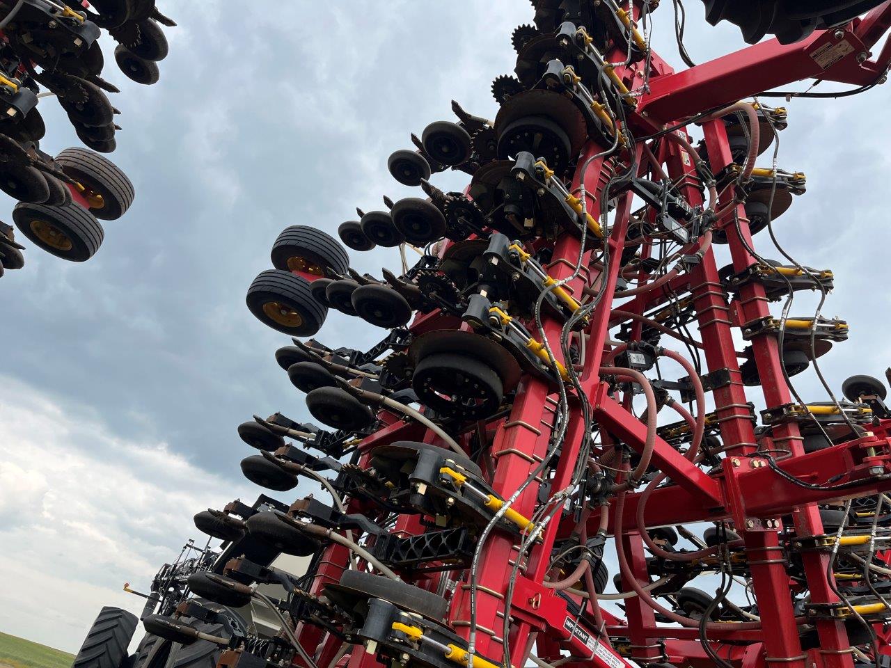 2025 Bourgault 3335QDA PLX MRB ID 76'10" w/ 9950 Air Drill