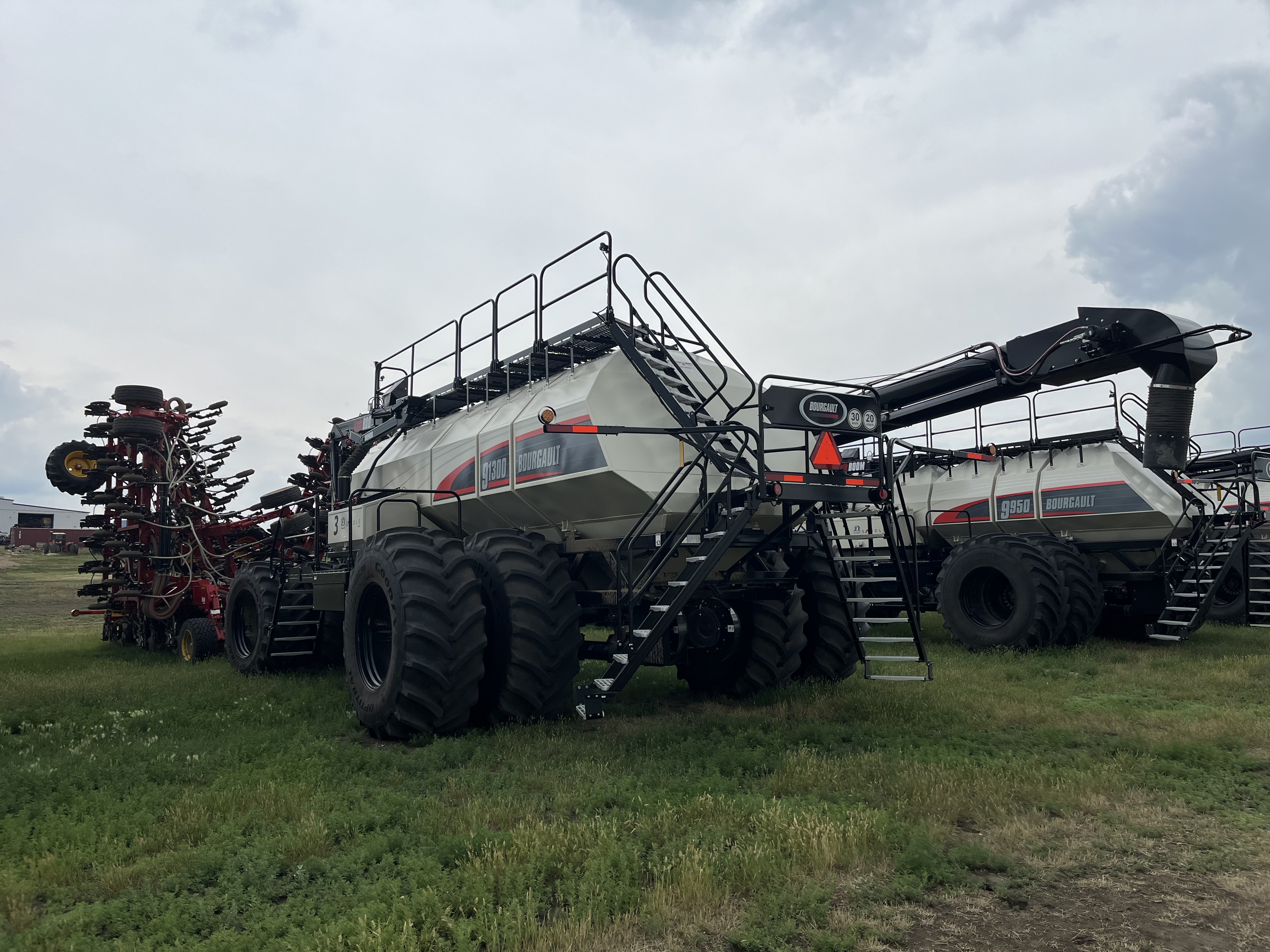 2025 Bourgault 3335QDA PLX MRB ID 76'10" w/ 91300 Air Drill