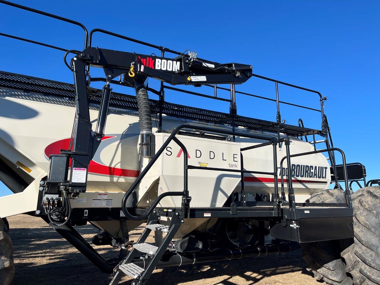 2015 Bourgault 3320XTC 68'12" w/ 7700 Air Drill