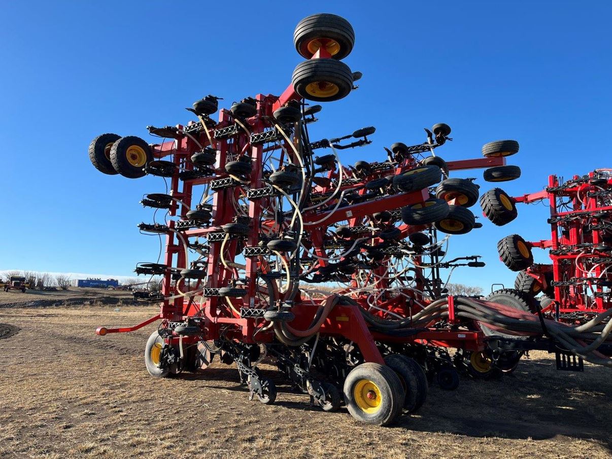 2015 Bourgault 3320XTC 68'12" w/ 7700 Air Drill