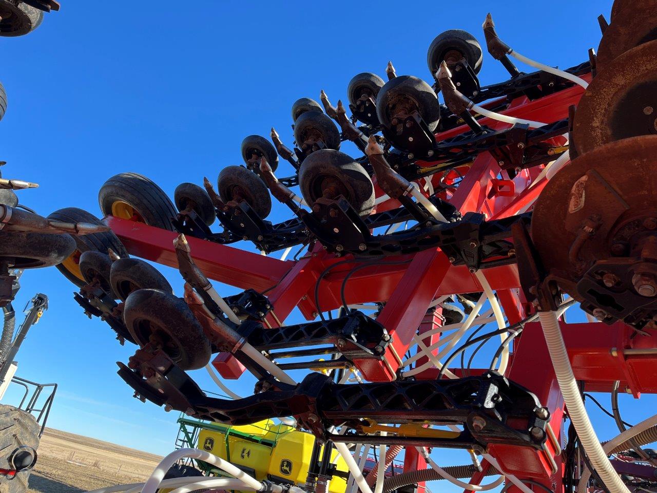 2015 Bourgault 3320XTC 68'12" w/ 7700 Air Drill