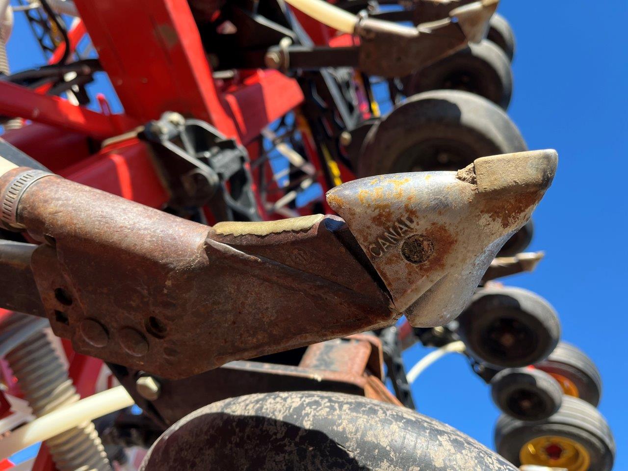 2015 Bourgault 3320XTC 68'12" w/ 7700 Air Drill