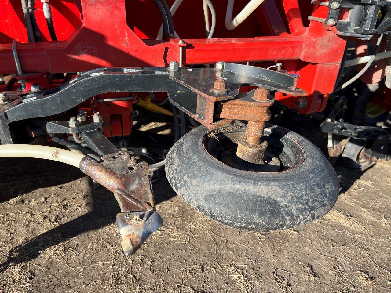 2015 Bourgault 3320XTC 68'12" w/ 7700 Air Drill