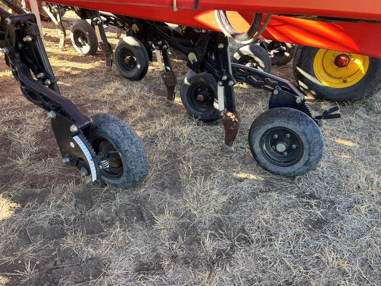 2015 Bourgault 3320XTC 68'12" w/ 7700 Air Drill