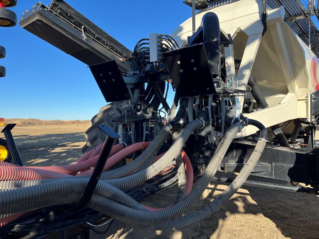 2015 Bourgault 3320XTC 68'12" w/ 7700 Air Drill