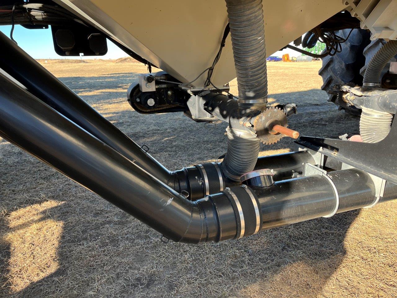 2015 Bourgault 3320XTC 68'12" w/ 7700 Air Drill