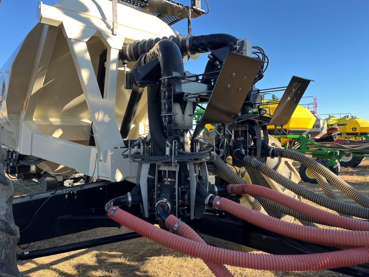 2015 Bourgault 3320XTC 68'12" w/ 7700 Air Drill