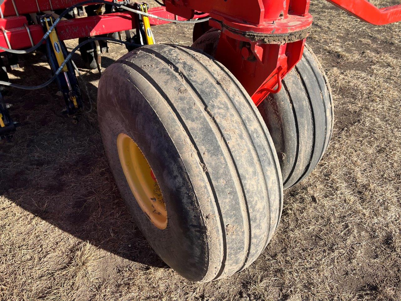 2015 Bourgault 3320XTC 68'12" w/ 7700 Air Drill